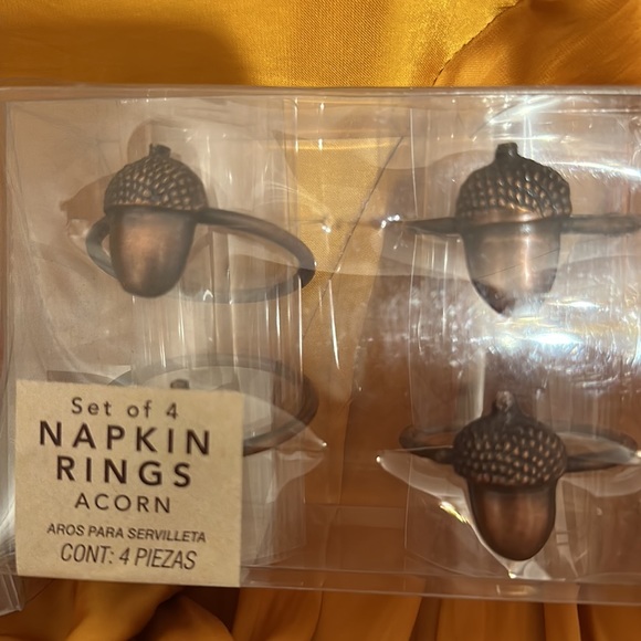 The word Thankful and acorns Napkin Rings from bed bath and beyond - Picture 2 of 2